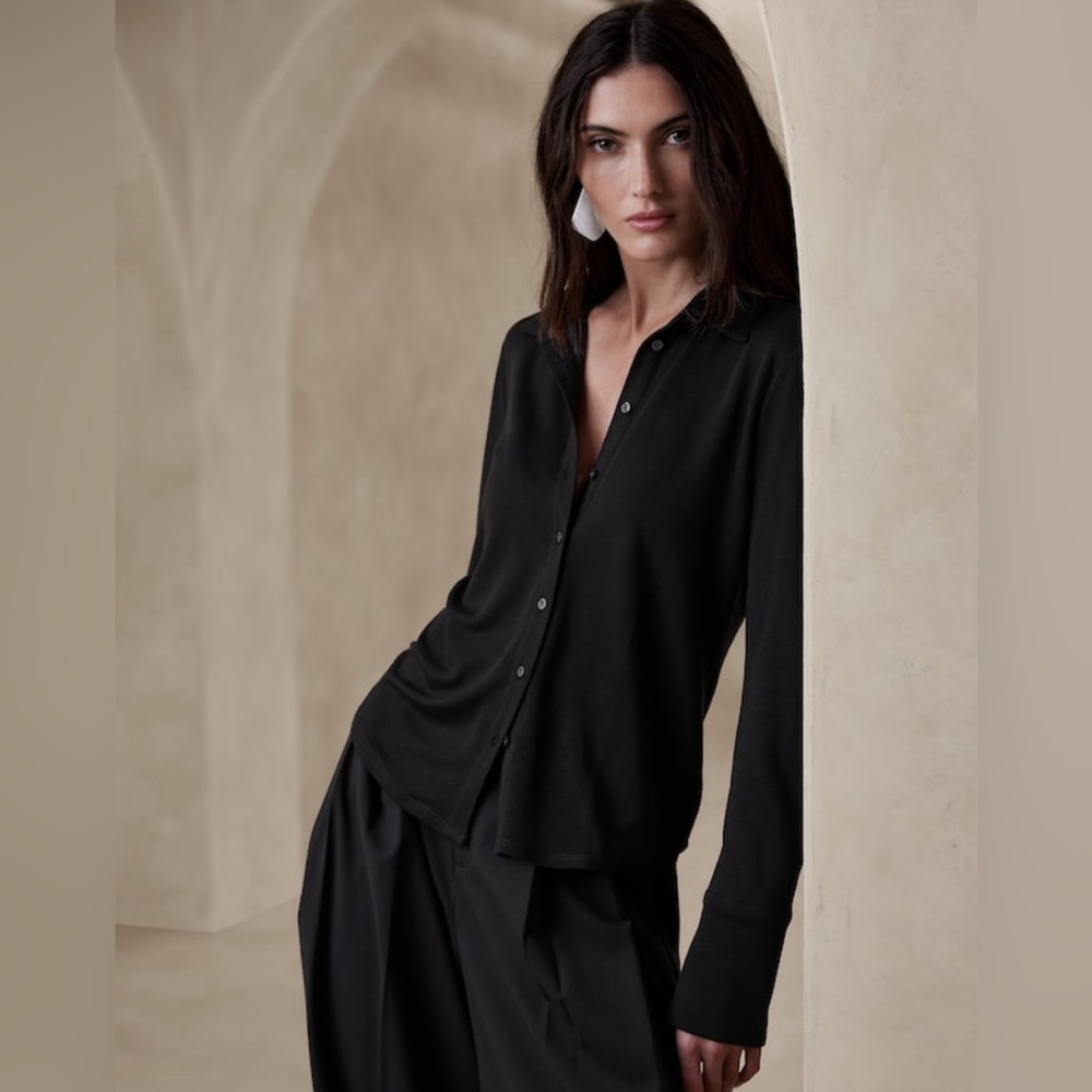 NWT Banana Republic Essential Black Long Sleeved Polo Size XS Petite.
